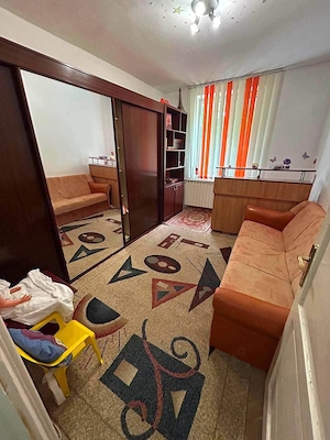 De vanzare apartament cu 2 camere,2 bai, balcon,  decomandat, etajul 1 Pret 45000euro - imagine 4