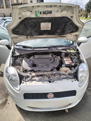 Fiat Punto 1.3 diesel 2012 - imagine 6