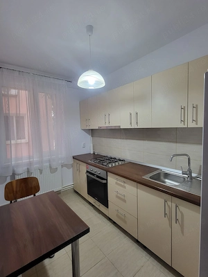 Închiriez apartament 2 camere în Huși - imagine 5