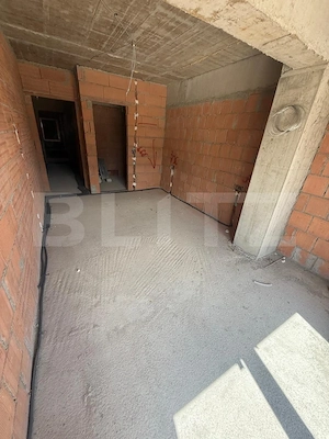 Apartament 3 camere, 2 bai, decomandat, etaj intermediar, zona Tractorul - imagine 5