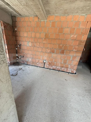 Apartament 3 camere, 2 bai, decomandat, etaj intermediar, zona Tractorul - imagine 7