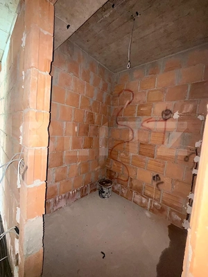 Apartament 3 camere, 2 bai, decomandat, etaj intermediar, zona Tractorul - imagine 9