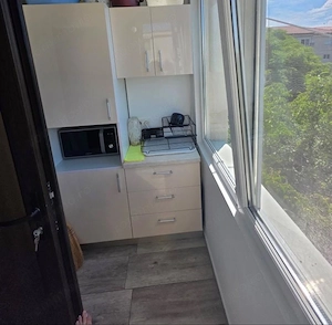 Etaj intermediar. Renovat complet. Mobilat si utilat. Disponibil imediat.  - imagine 5