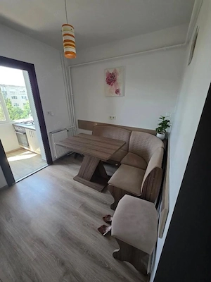 Etaj intermediar. Renovat complet. Mobilat si utilat. Disponibil imediat.  - imagine 7