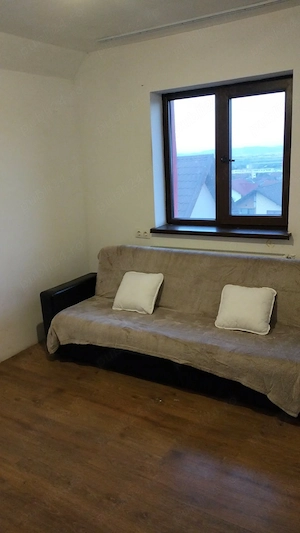 închiriez apartament cu 2 camere  - imagine 4