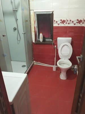 închiriez apartament cu 2 camere  - imagine 7