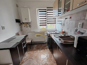 Apartament 2 camere decomandate, Str. 9 Mai - imagine 3