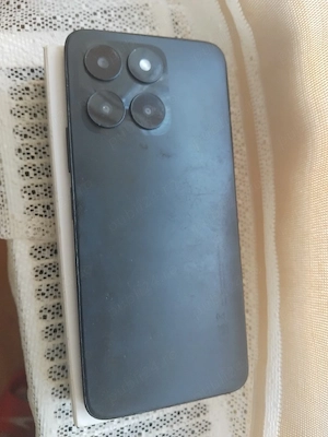 Vând Honor X6a .