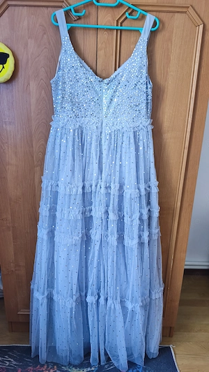 Vând rochie dama eleganta 