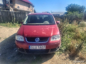 Vând sau Desmembrez la cerere mai mare Turan  motor de 2.0 dizel an 2007  - imagine 2