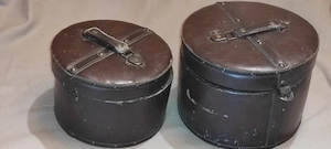 2 cutii de voiaqj pt. palarii  - 