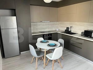 Apartament modern cu 3 camere - Zona UMF