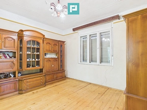 Casă cu 4 camere și teren de 4227mp în Curtici - imagine 6