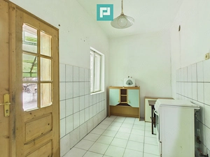 Casă cu 4 camere și teren de 4227mp în Curtici - imagine 10