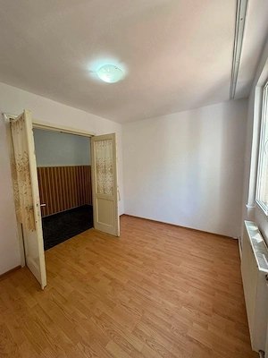 De vanzare apartament cu 3 camere, decomandat, etajul 2, Pret 52500 euro negociabil - imagine 4