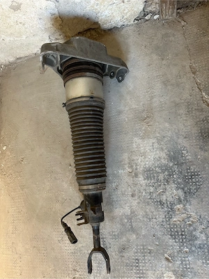 perina fata dreapta audi a6c6allroad  - imagine 2