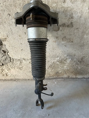 perina fata dreapta audi a6c6allroad 