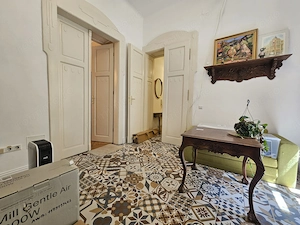 Piata Unirii! Cladire renovata!. Vedere pe pietonala! Lift! - imagine 6