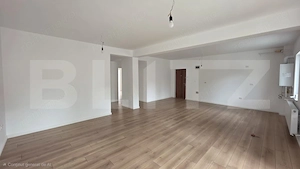 Apartament spațios, 101 mp, cu 2 dormitoare și 2 băi, în Unirea - imagine 9