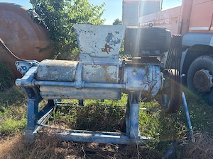 presa - zdrobitor de struguri industrial cu motor electric