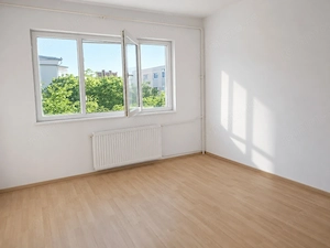 Apartament 3 camere, cartier Rovine - imagine 3