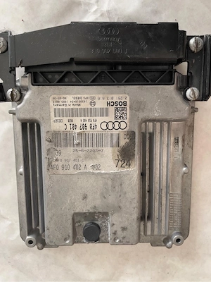 unitate de control electronic a motorului ECU Audi a6c6 3.0 2007  - imagine 3