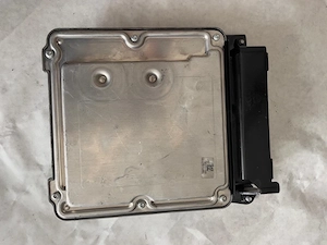 unitate de control electronic a motorului ECU Audi a6c6 3.0 2007  - imagine 2