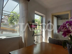 Casa si curte individuala 2 corpuri de casa separate 4 camere gradina  - imagine 12