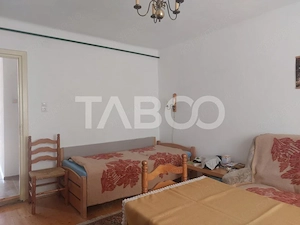 Casa si curte individuala 2 corpuri de casa separate 4 camere gradina  - imagine 15