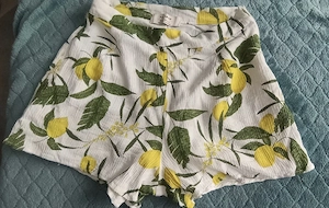 Pantaloni scurti motiv Lemon,  marimea S
