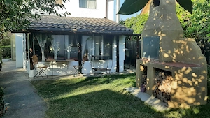 Casă solidă 120 mp, curte 700 mp amenajată   Vânători Petrăchioaia