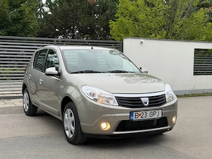 Dacia Sandero   LAUREAT  1.2MPI 75CP cu 9.900 KM Realii Tinuta in Garaj ! - imagine 2
