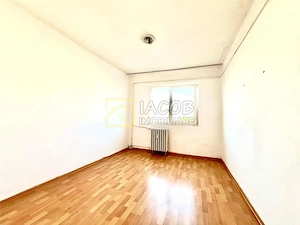 Apartament 3 camere, str. Milcov, Bacau - imagine 9