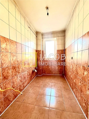 Apartament 3 camere, str. Milcov, Bacau - imagine 5