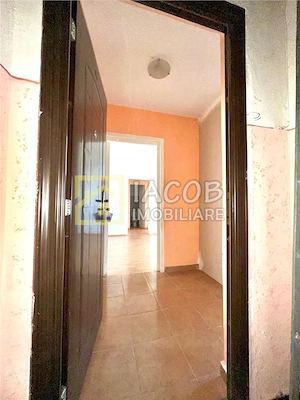 Apartament 3 camere, str. Milcov, Bacau - imagine 2