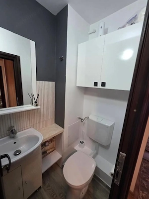 Etaj intermediar. Renovat complet. Mobilat si utilat. Disponibil imediat - imagine 13