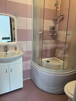 Apartament 3 camere 2 bai -in vila - 80mp  -pivnita si  parcare Central  - imagine 3