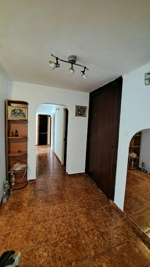 3 camere Crangasi - imagine 3