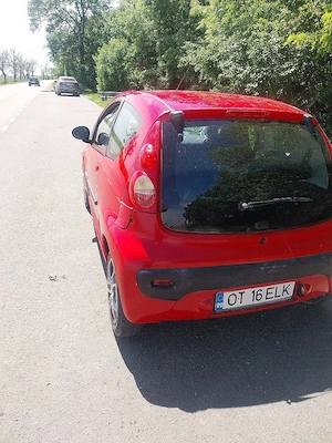vând Peugeot 107 benzina  - imagine 2