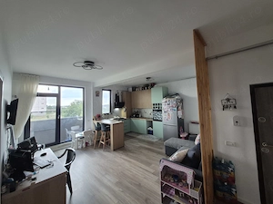 Vand apartament cu 2 camere