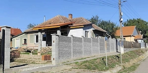 Casa cu teren în Crestur 