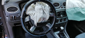 Dezmembrez ford focus