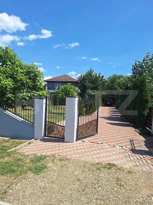 Casa 4 camere, 200 mp util, 1300 mp teren in proprietate, Sculeni