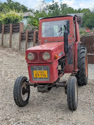Vând tractor viticol 