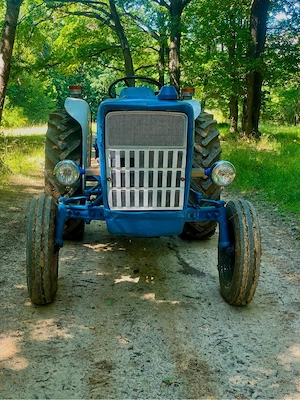 tractor ford3000 - imagine 5