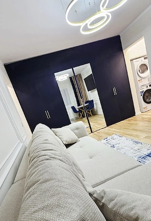 Zona Grivitei închiriez apartament 2 cam. parcare, et.1