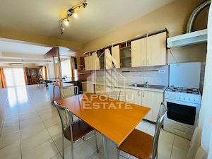 Apartament cu 3 camere la vila/ zona Intim/ 140 mp - imagine 2