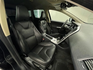 Volvo XC 60 - imagine 10