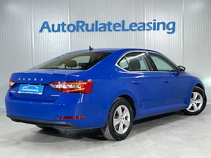 Skoda Superb - imagine 3