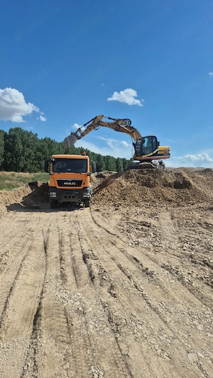 Închiriere excavator JCB JS145W (16t) + operator